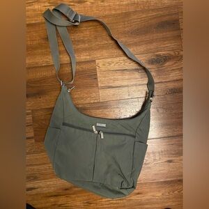 Baggallini Everywhere Bagg crossbody bag grayish green
